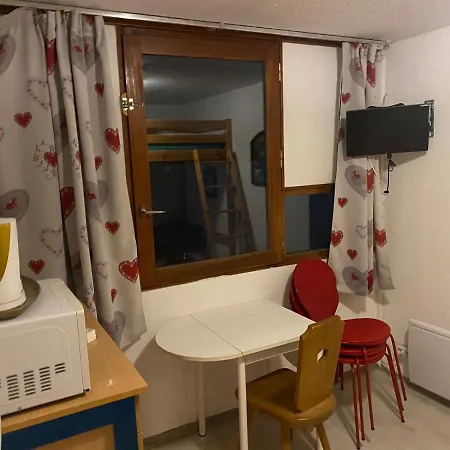 Le Vostok Zodiaque Soyouz Apartment